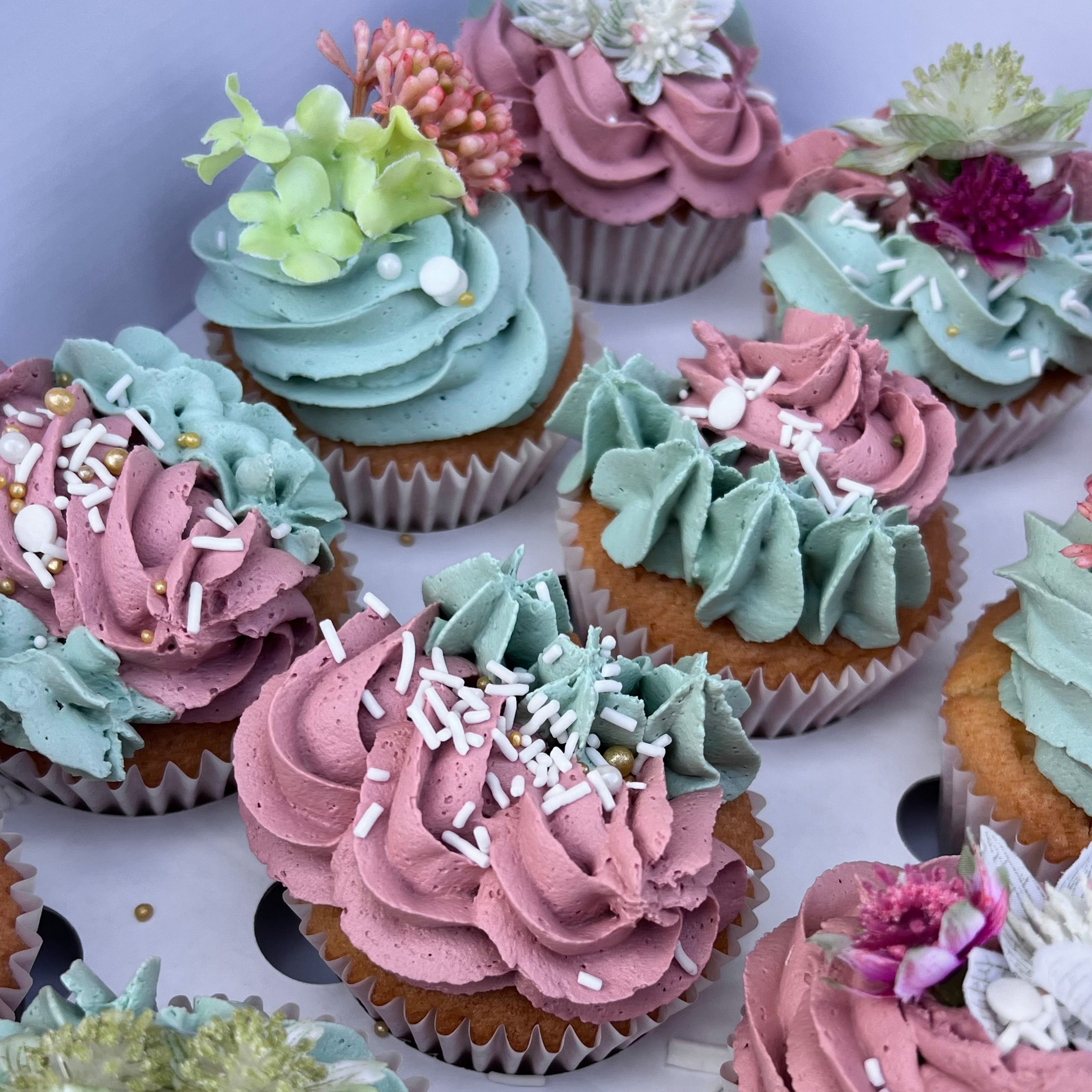 Master the Art of Cupcake Decorating: Your Complete Course Guide