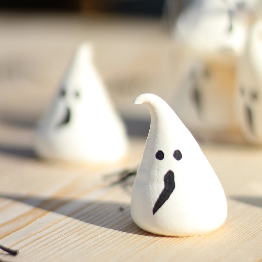 Ghost Meringues (GF/DF)